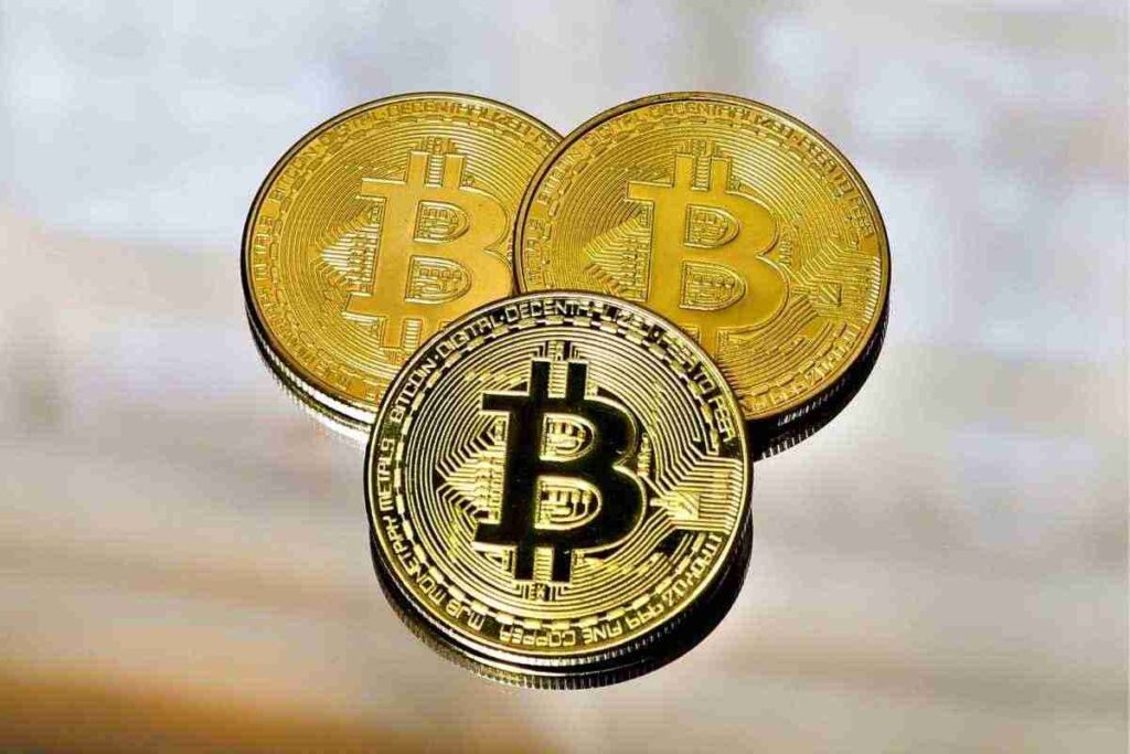 Criptovalute e blockchain: una rivoluzione che va oltre il mondo finanziario. Come le criptovalute stanno trasformando il mercato globale e l'innovazione tecnologica.