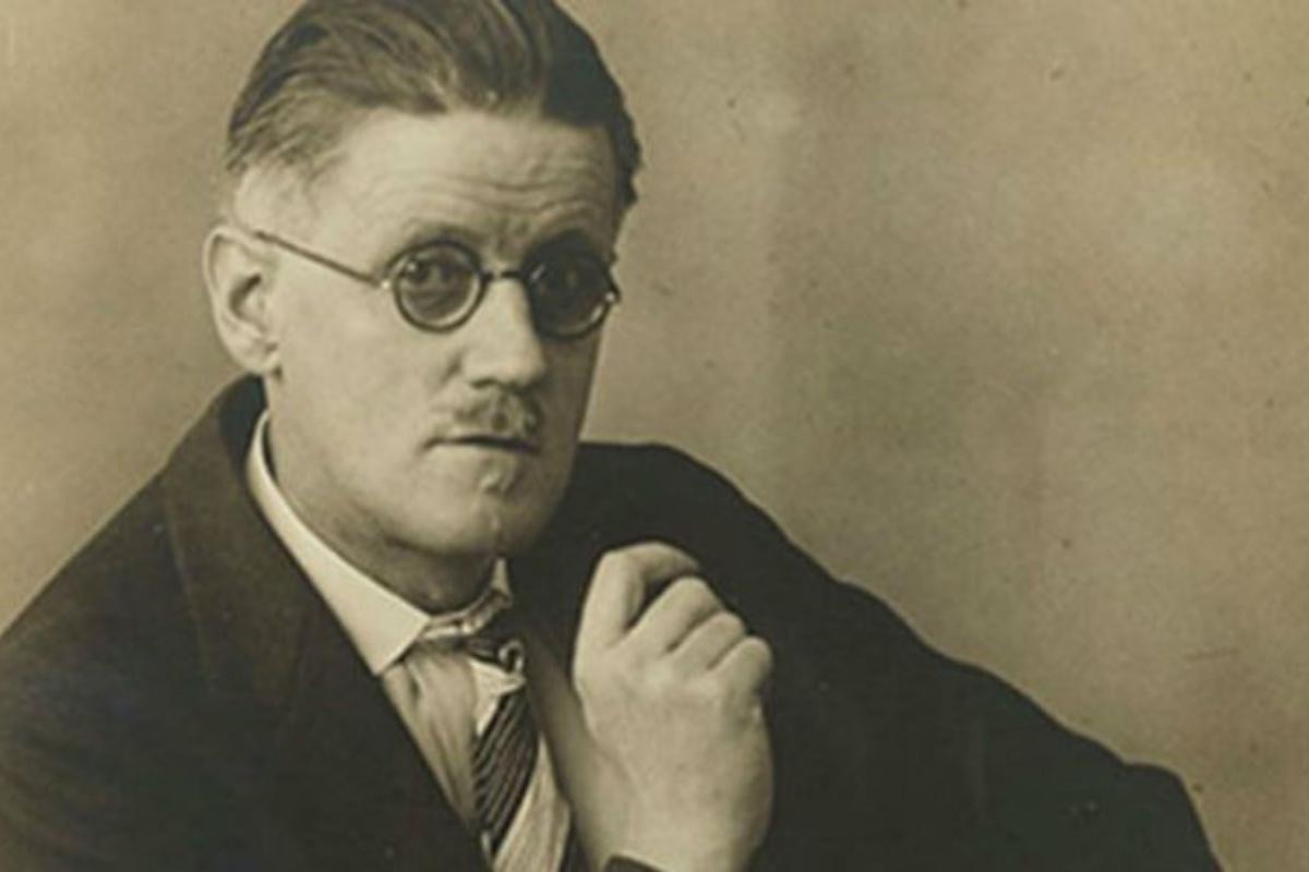 L’eredità letteraria di Joyce: oltre il modernismo. Finnegans Wake": l’ultima sperimentazione di Joyce. Joyce e la rivoluzione del linguaggio nella letteratura. Come James Joyce ha influenzato gli scrittori moderni.